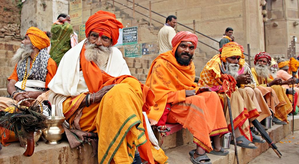 dressing like a local while traveling