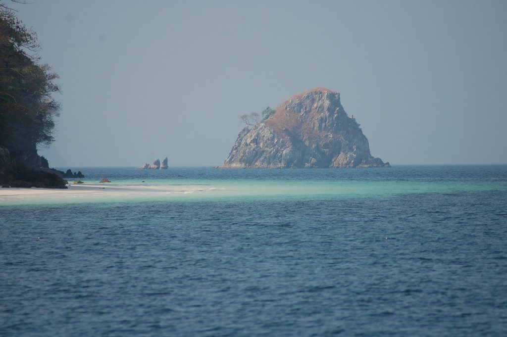 myanmar backpacking