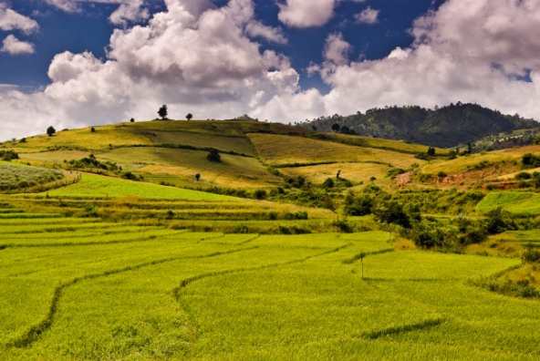myanmar backpacking budget travel guide