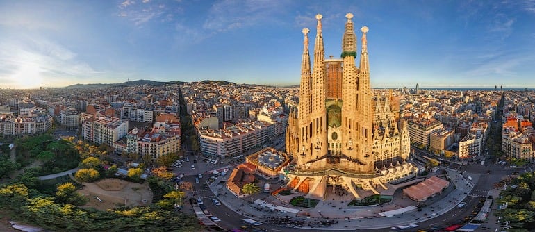 backpacking Barcelona: la sagrada familia