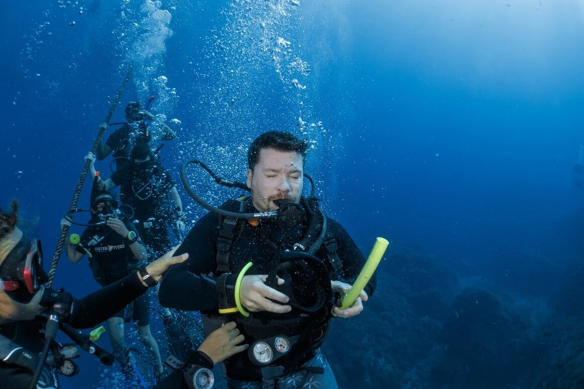 Will underwater being guided on a dive