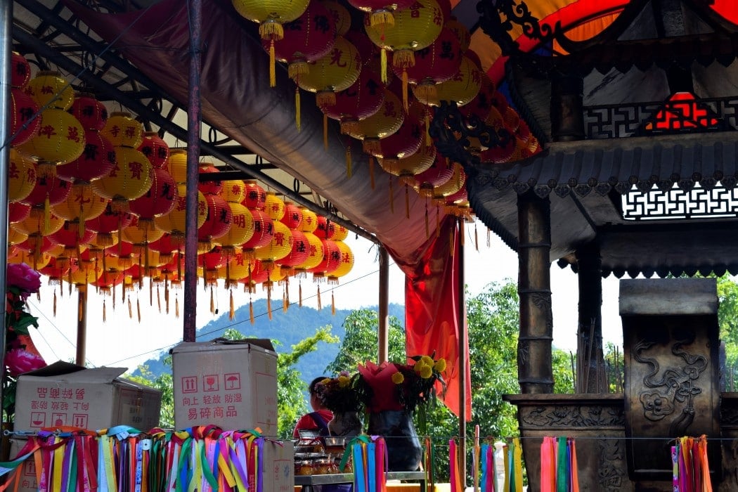 backpacking Malaysia on a budget travel guide backpacking Malaysia on a budget travel guide