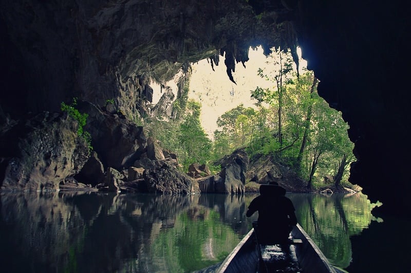 backpacking laos