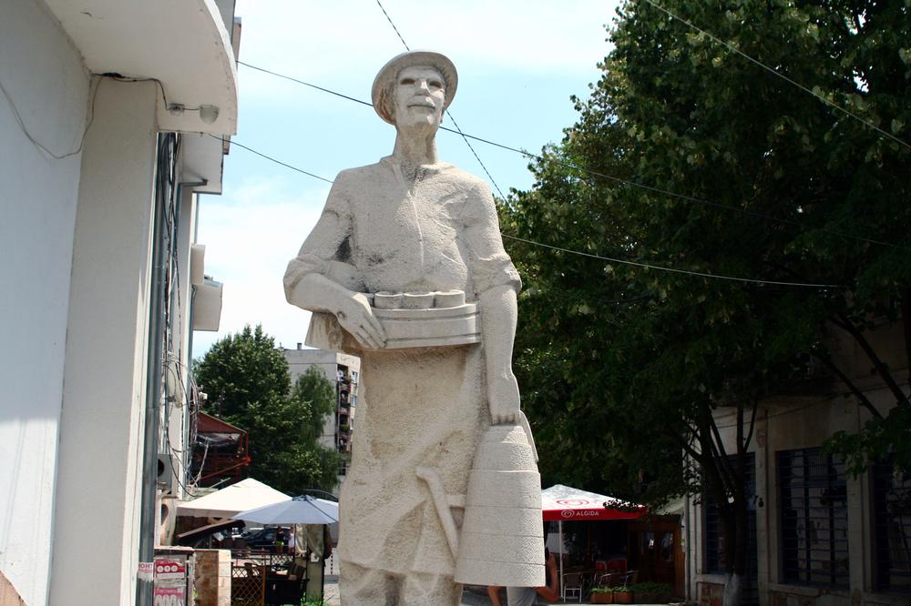 statue in bulgaria