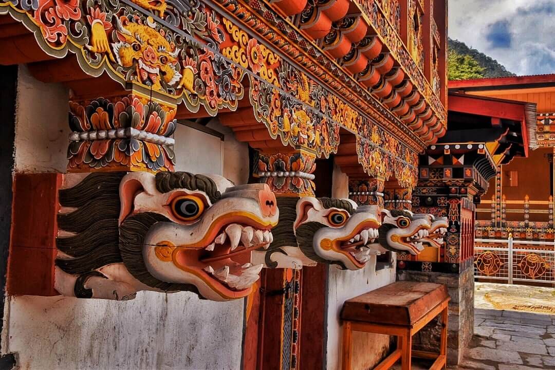 travel to Bhutan dzong in bhutan