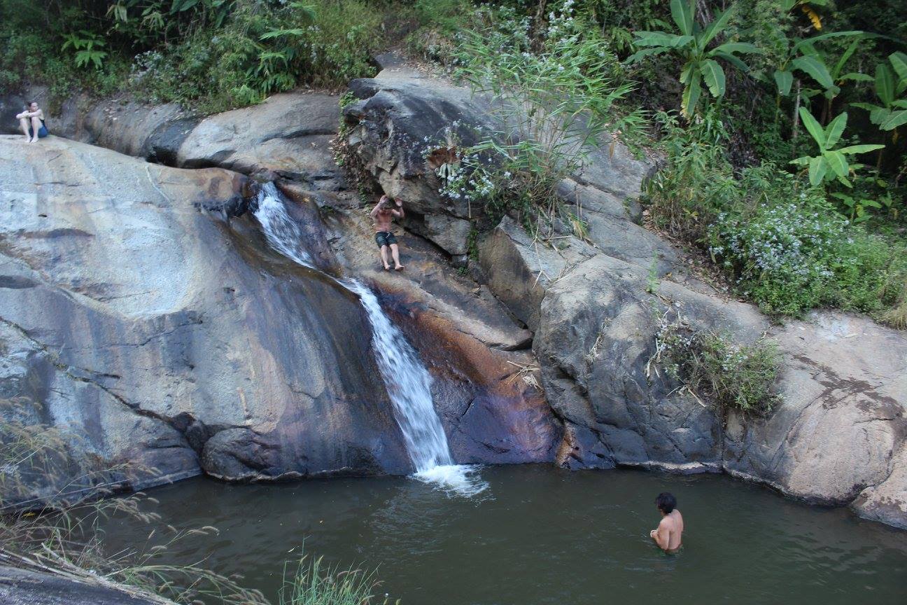 things to do in pai waterfall mo paeng 