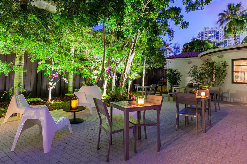 Bars B and B South Beach Best Hostels in Miami