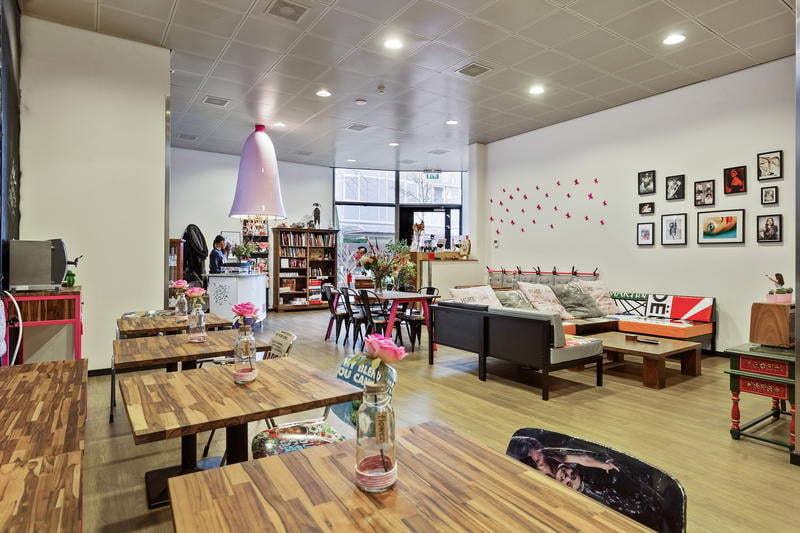 A Women-Only Amsterdam Hostel - Hostelle