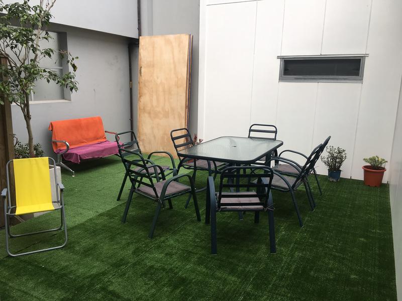 Metro Adventurer Backpackers best hostels in Auckland outdoor tearrace