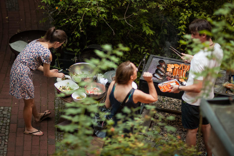 BBQ and lush gardens in Berlin - EastSeven Berlin