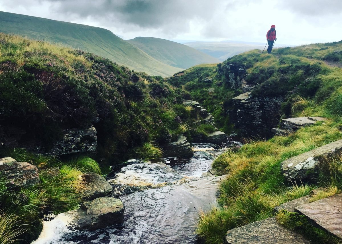 hiking in brecon beacons national park