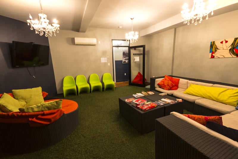 Q4 Hotel best hostels in New York