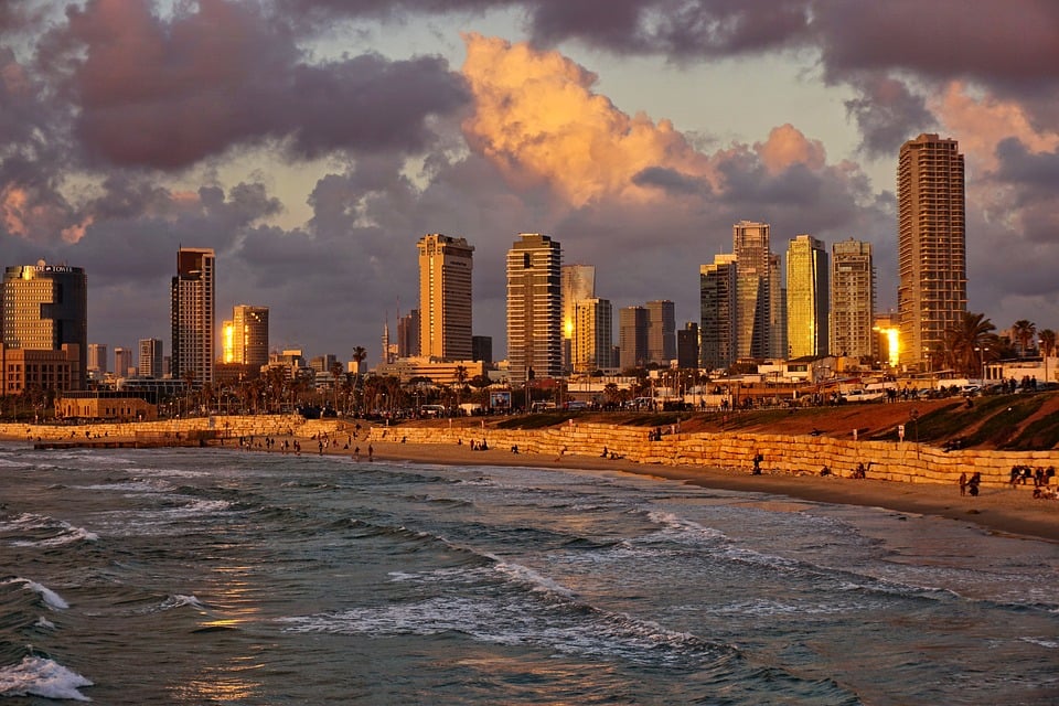 best hostels in tel aviv beach view