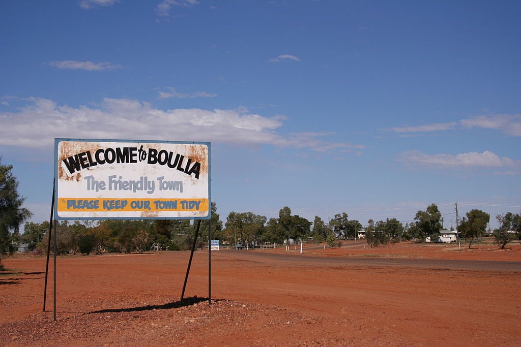 1024px-Boulia-outback-queensland-australia-www.gondwananet.com-wikicommons