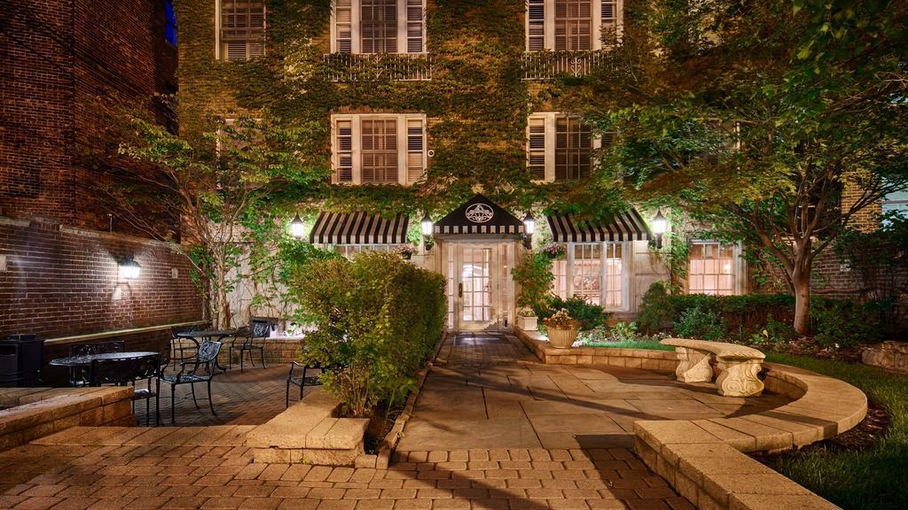 Best Western Plus Hawthorne Terrace best hostels in Chicago