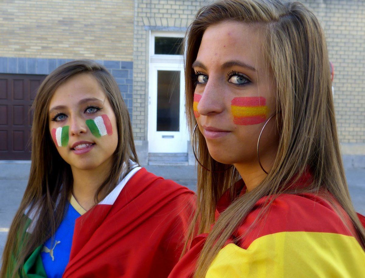 italian and spanish football fans