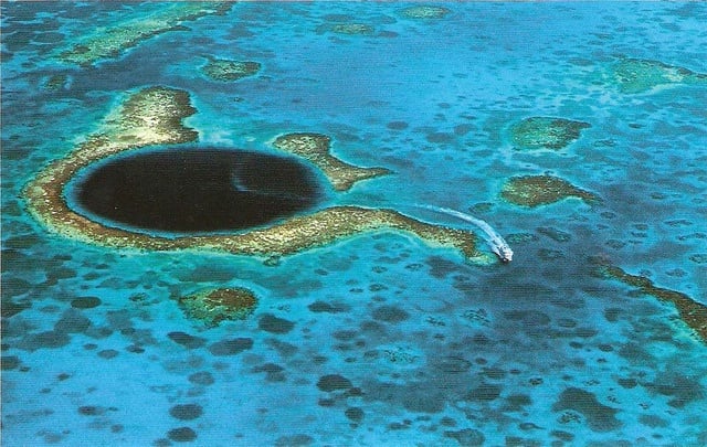 diving in belize