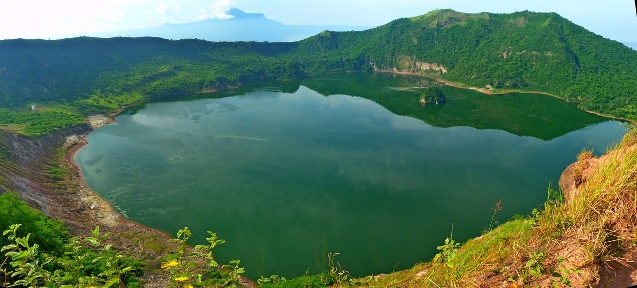 trekking in the philippines