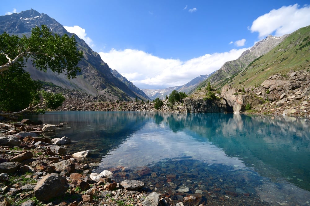 naltar valley lakes trekking in pakistan 