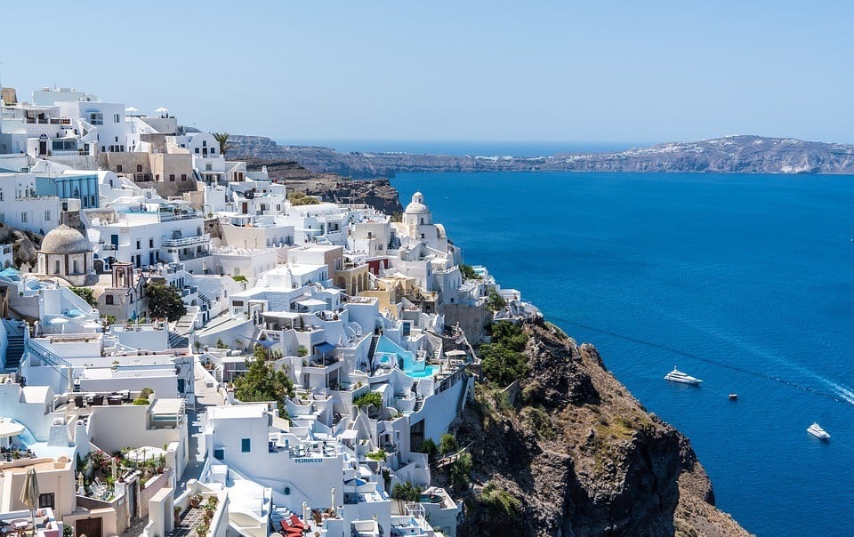 Best Hostels in Santorini