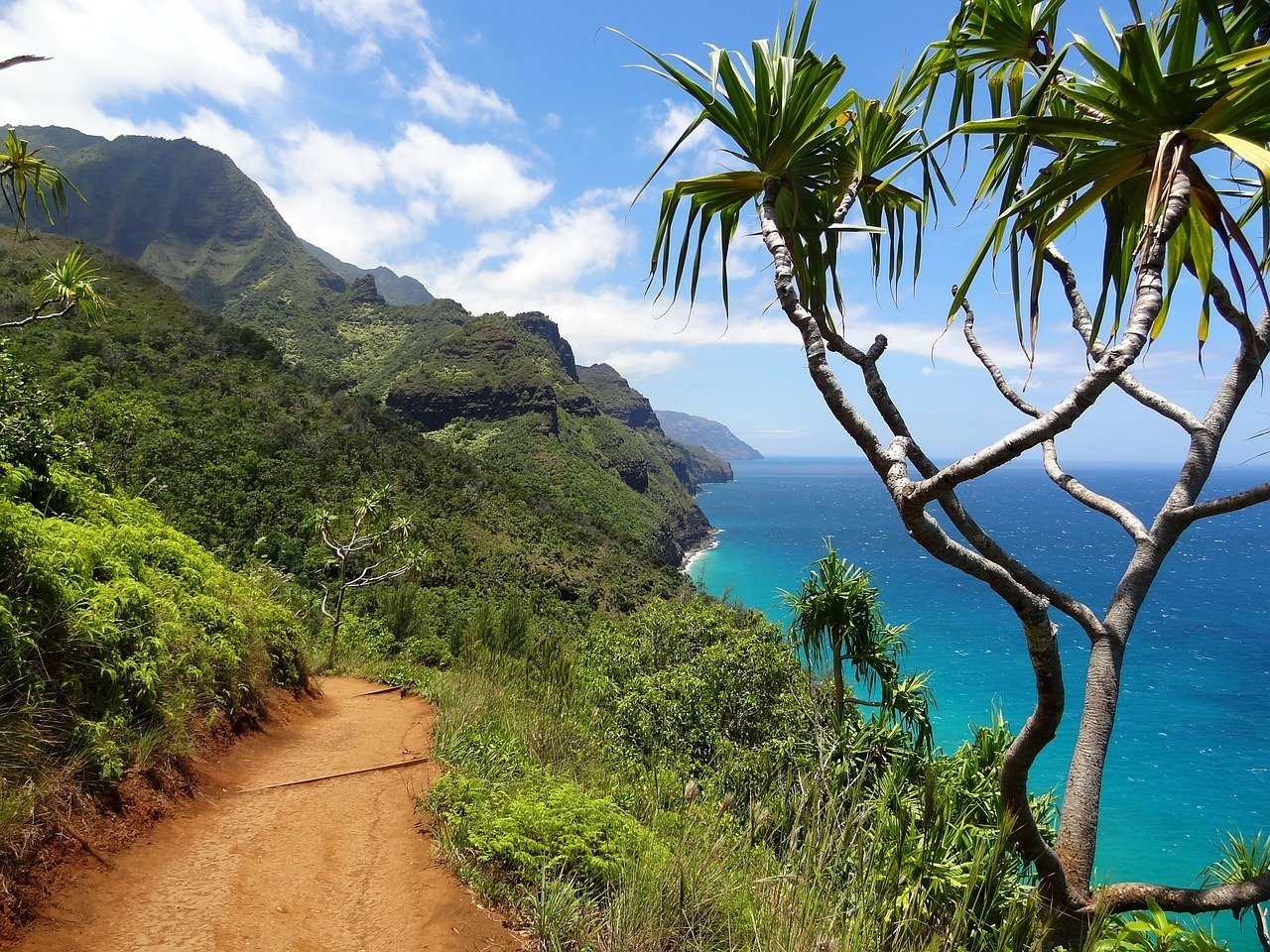 Coastal views of the tropica island vacation spot Kauai in Hawaii