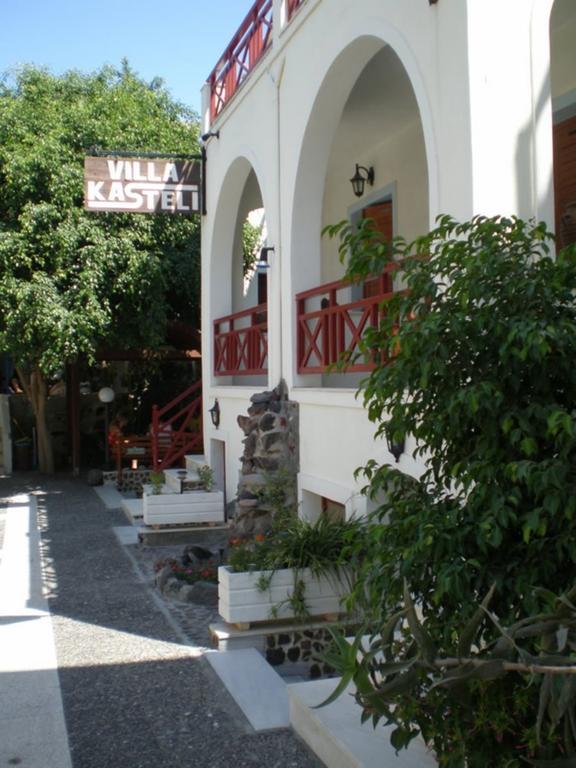 Villa Kasteli best hostels in Santorini