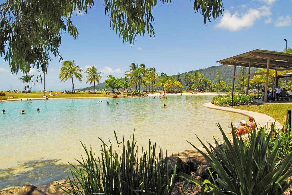 Whitsunday on The Beach best hostels in Airlie Beach