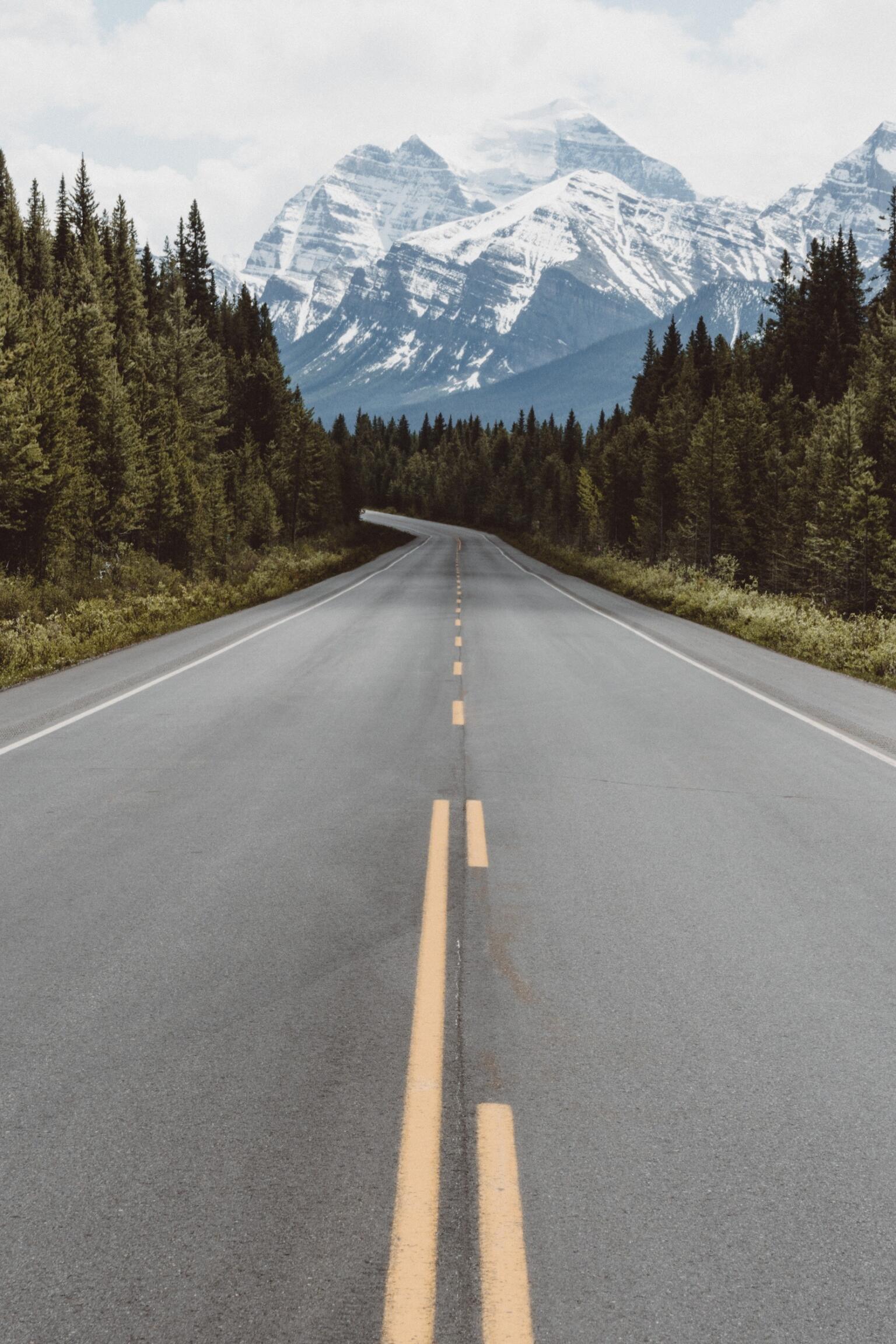 road through the canadian rockies