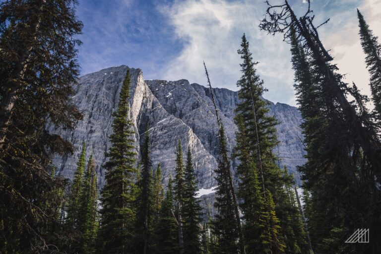 Where to Stay in Jasper National Park (Best Places)