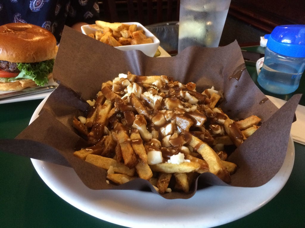 poutine canadian food cuisine