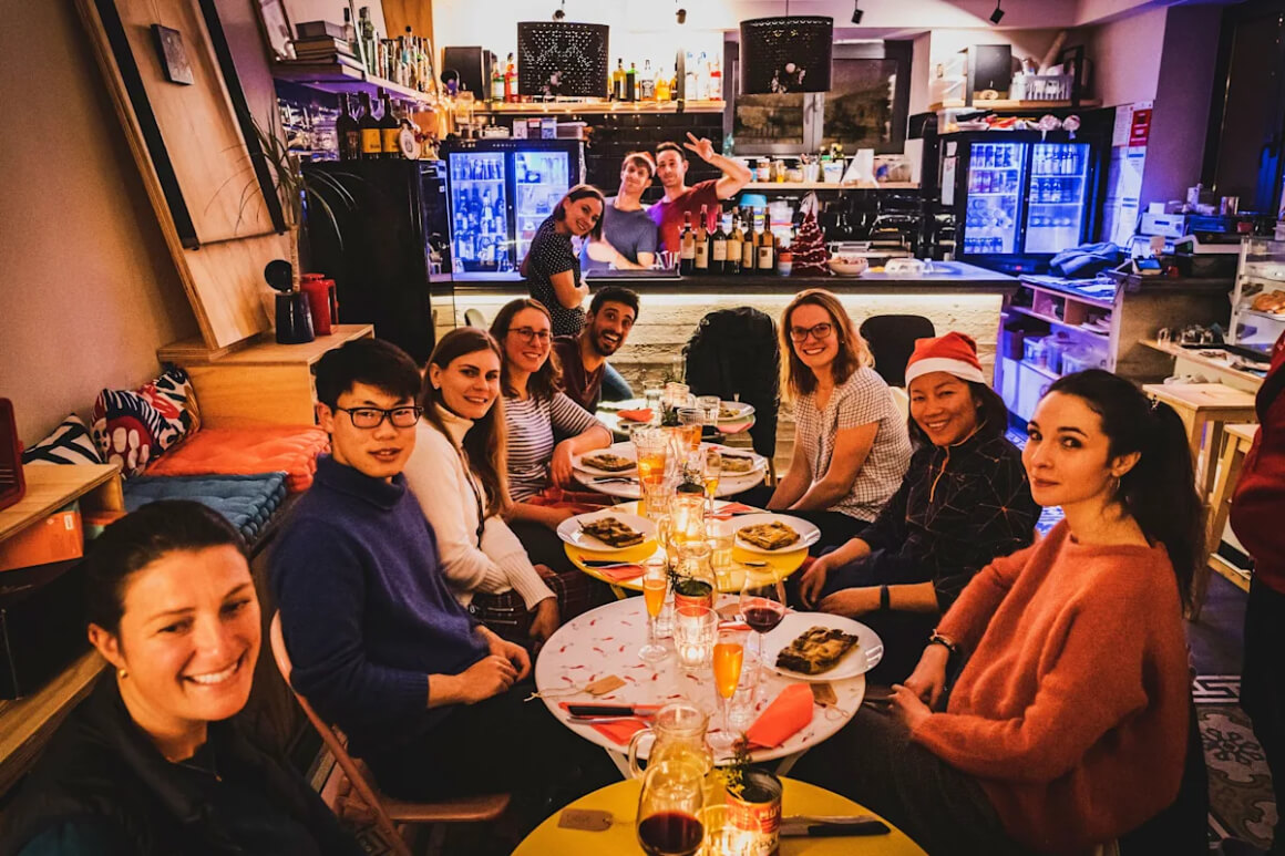 5 terre backpackers city