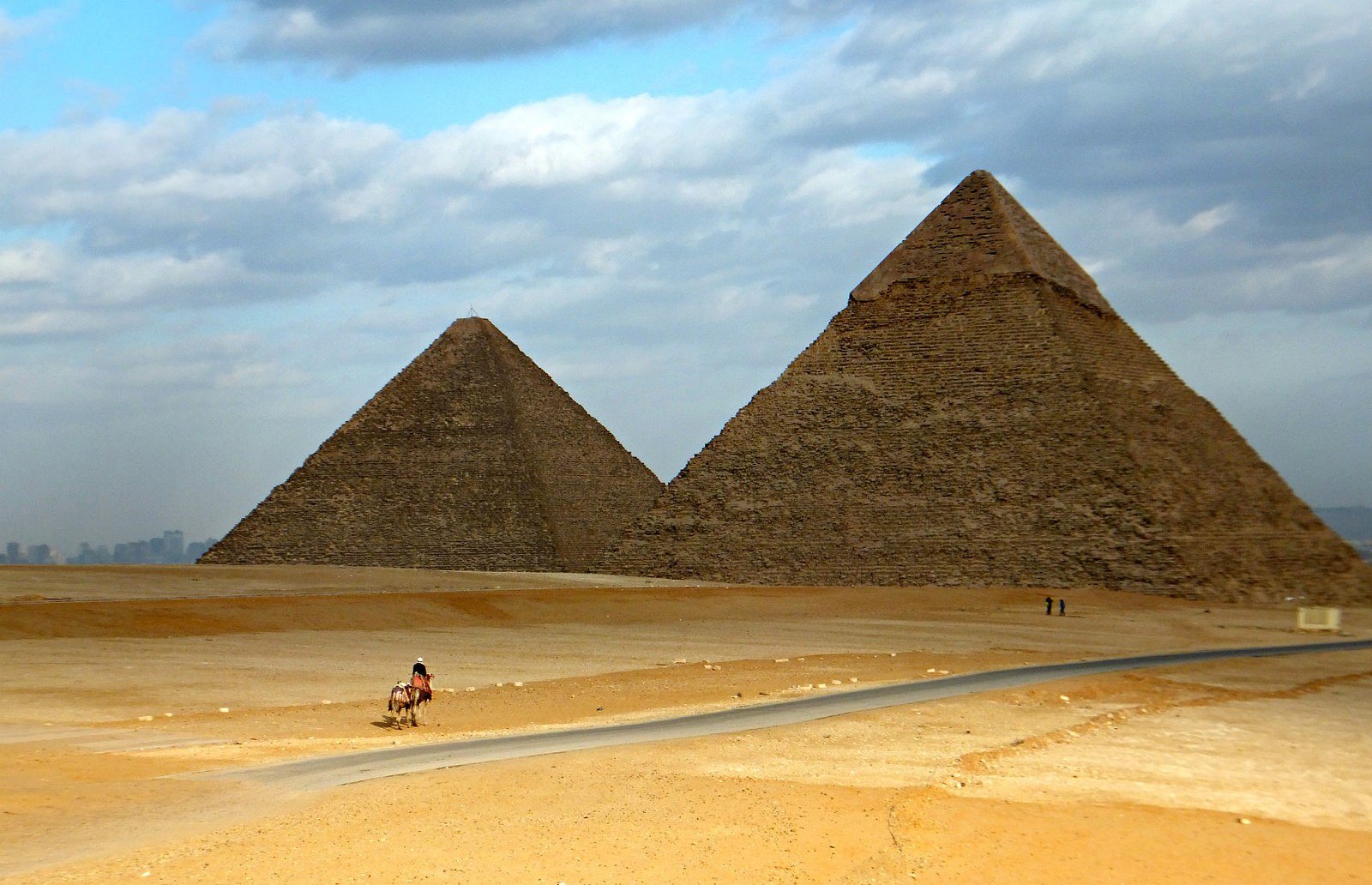 how to visit the Pyramids of Giza