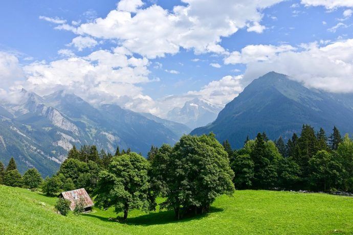 Backpacking Switzerland on a Budget (HOW in 2020) - Hut 3488519 960 720 690x460