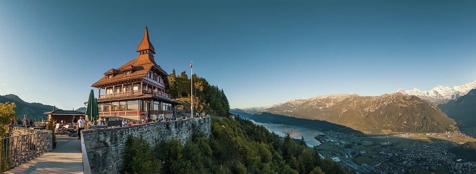 interlaken-viewpoint backpacking switzerland