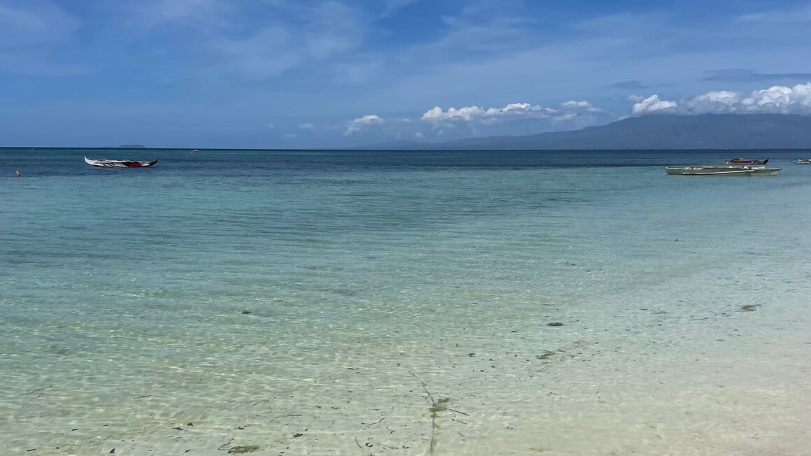 beach in siquijor philipinnes