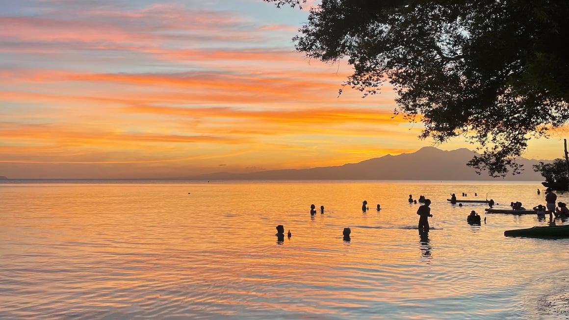 sunset at paliton beach siquijor philipinnes