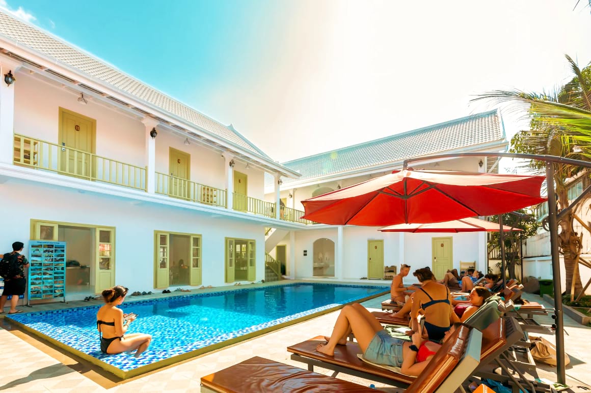 white elephant hostel