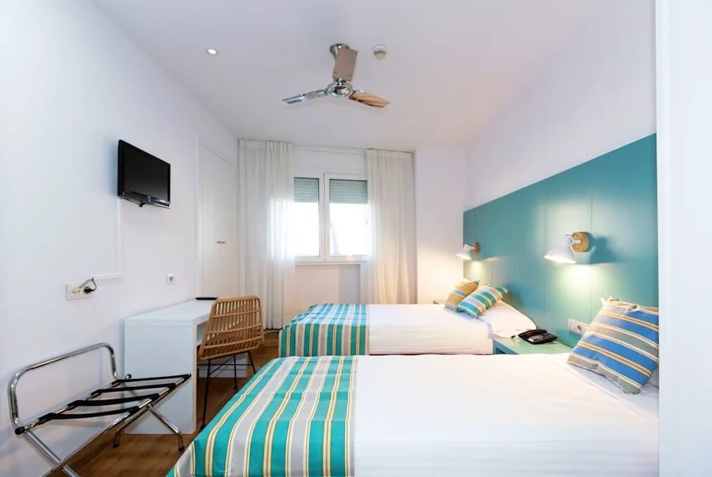 Hostal BCN Port