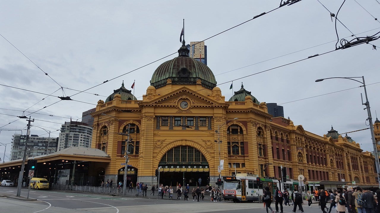 flinders-street-station-melbourne-2661255_1280