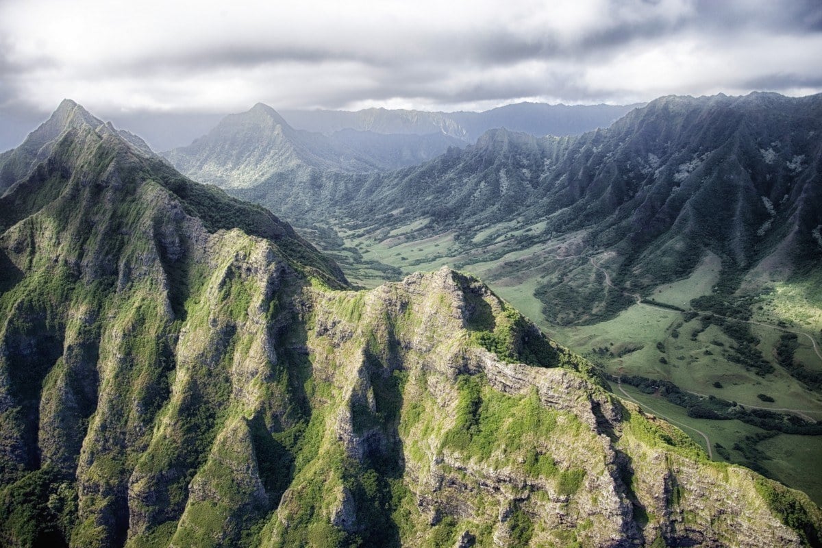 Glorious mountain range in Hawaii