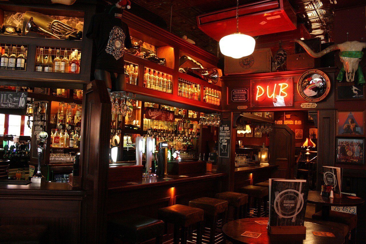 Get drunk Dublin style on a backpacker-friendly pub crawl