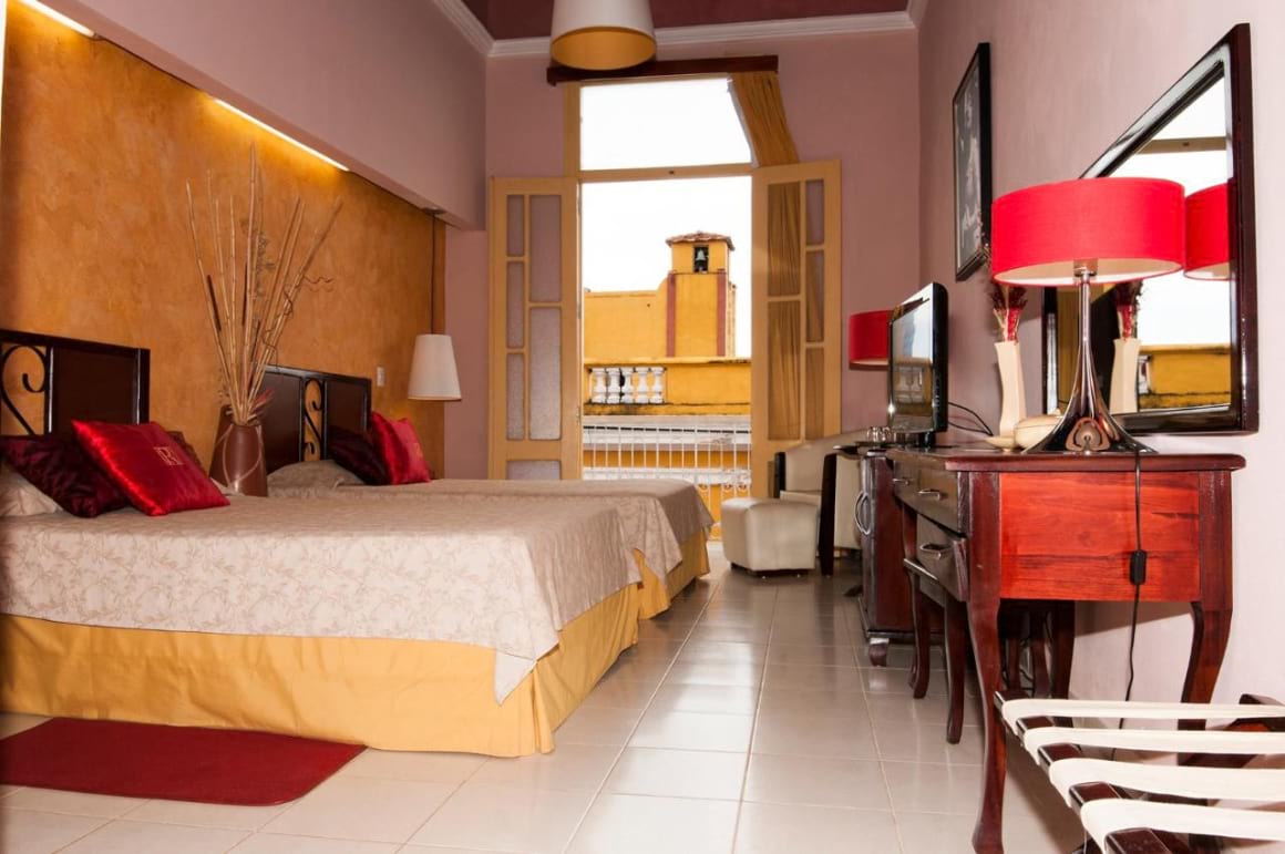 Hotel E La Ronda