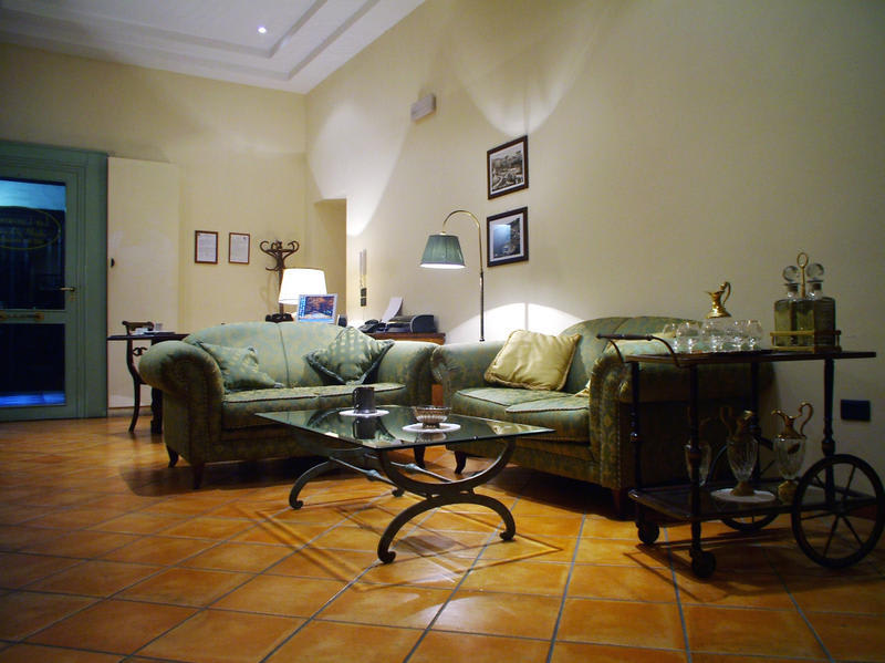 Hotel La Locanda dellArte best hostels in Naples