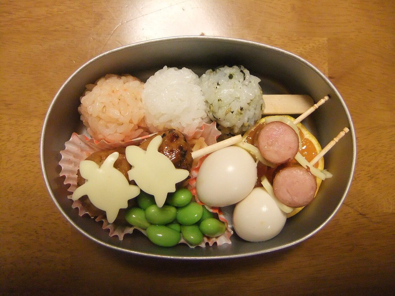 Learn how to make a bento lunchbox
