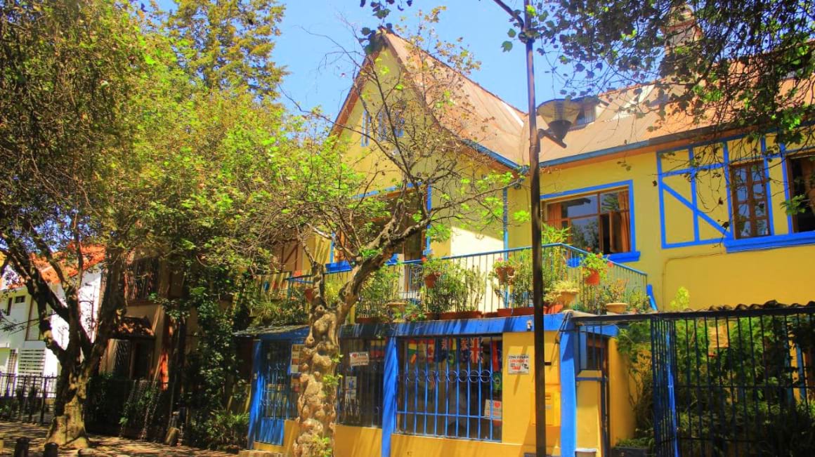 hostal posada del maple quito
