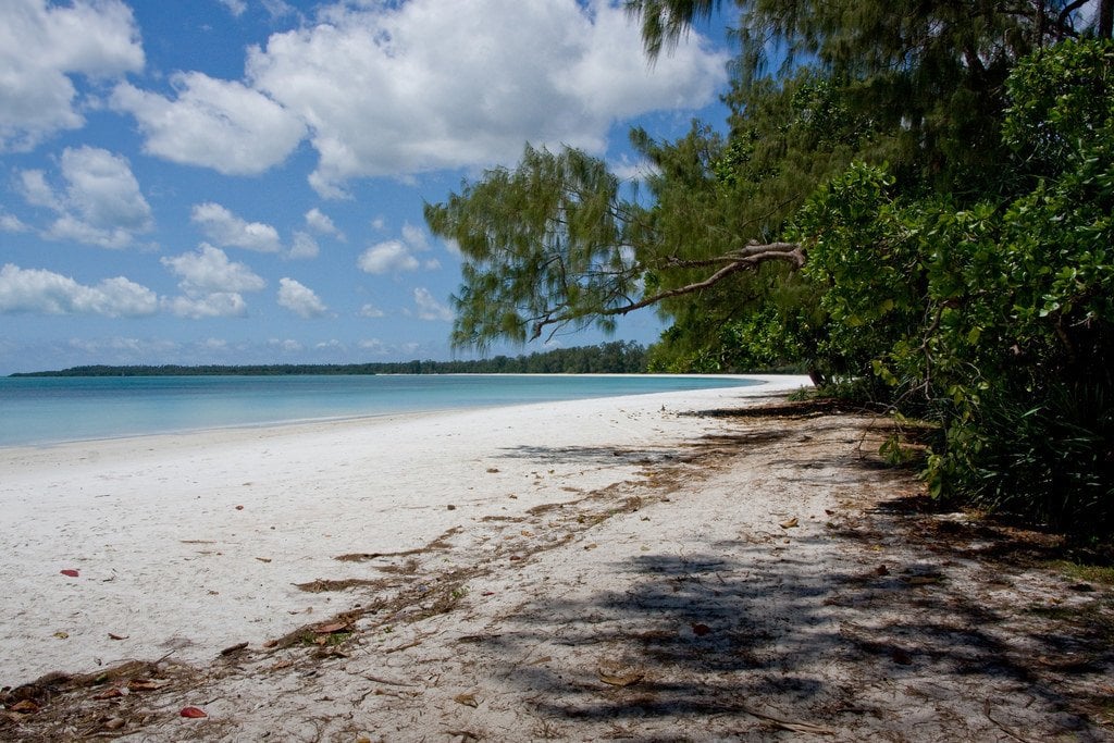 backpacking tanzania pemba island beach