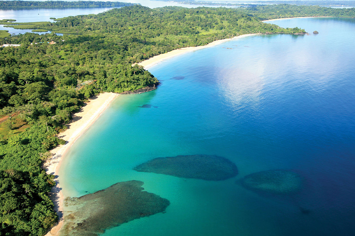 bocas del toro bastimentos island