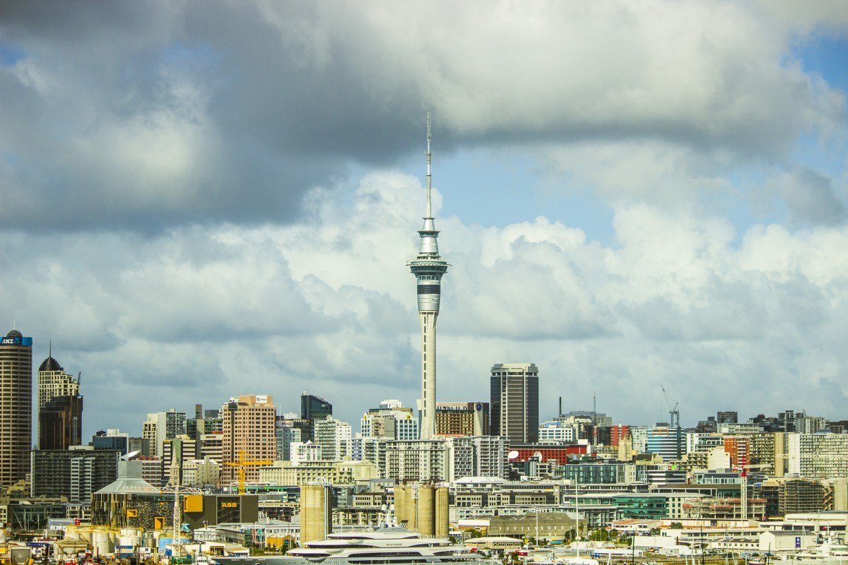 backpacking auckland