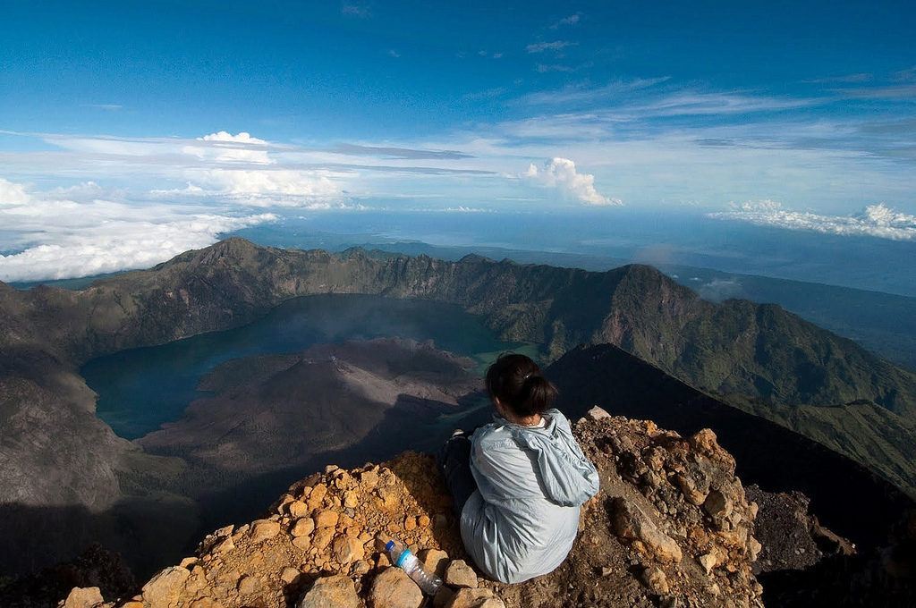 mount rinjani summit lombok backpacking bali