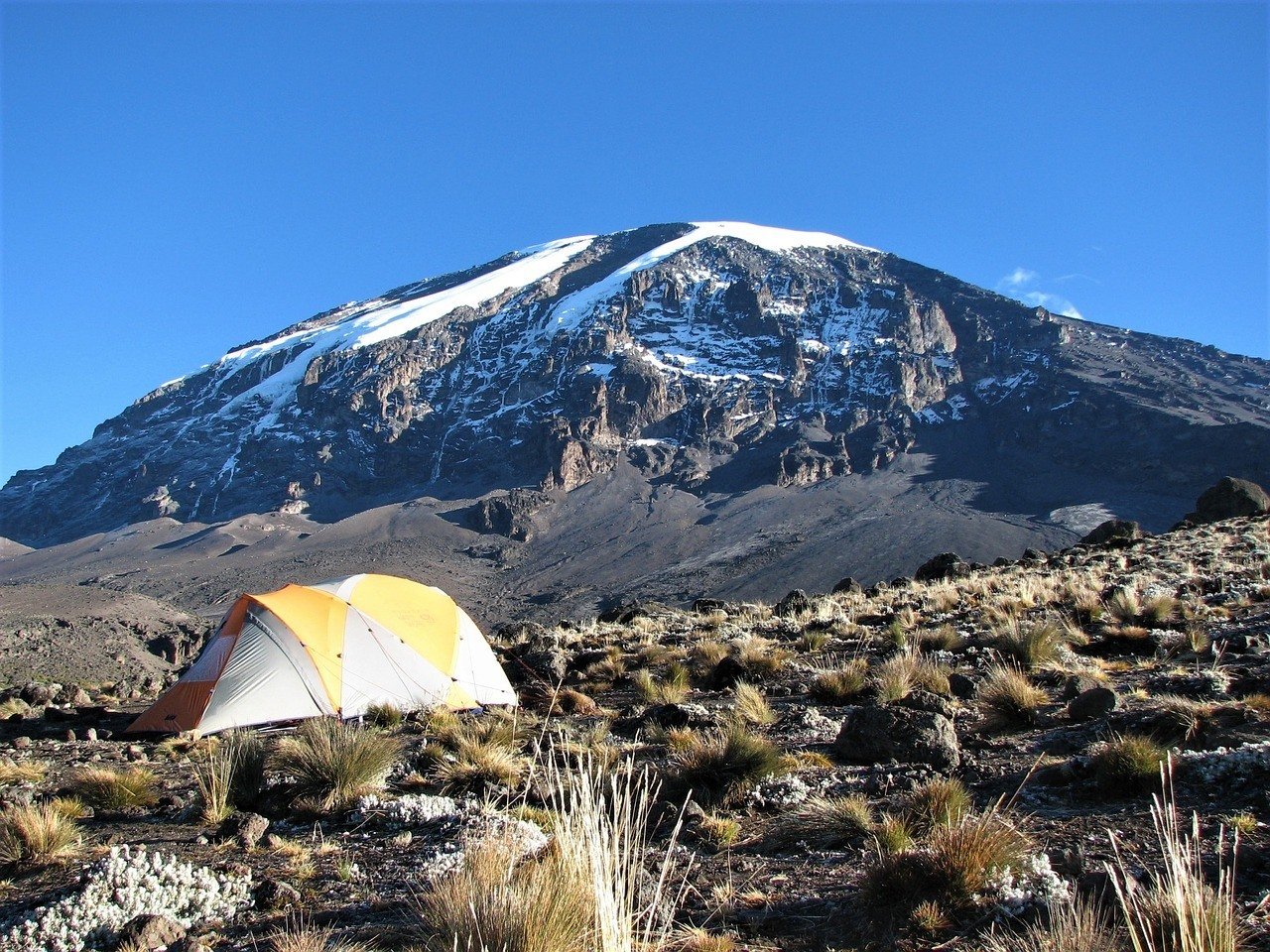 climbing kilimanjaro tanzania